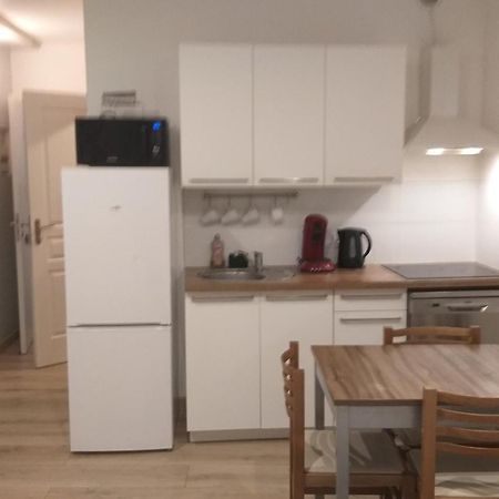 Excellent Studio Au Coeur Historique De Fréjus Екстериор снимка